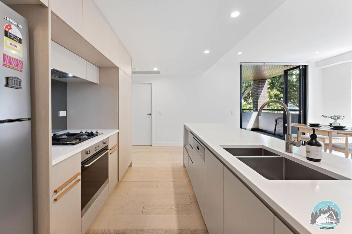 Aircabin - Five Dock - Stylish 2-bed Near Bay Apartment *