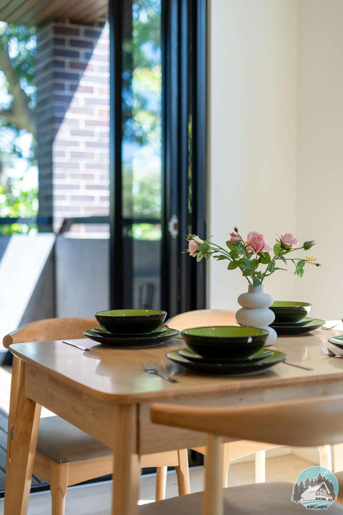 Aircabin - Five Dock - Stylish 2-bed Near Bay *